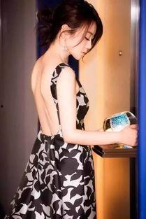 娱乐吃瓜妹闫妮微博,揭秘娱乐圈幕后故事  第1张