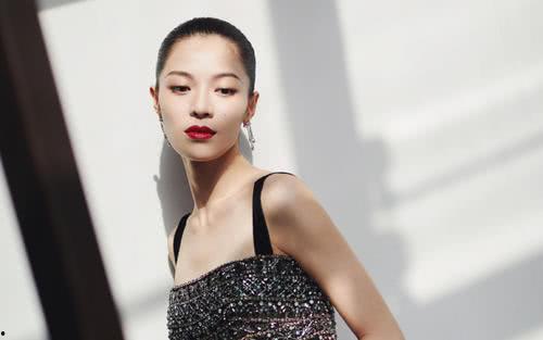 圈内爆料钟楚曦,揭秘明星背后的故事